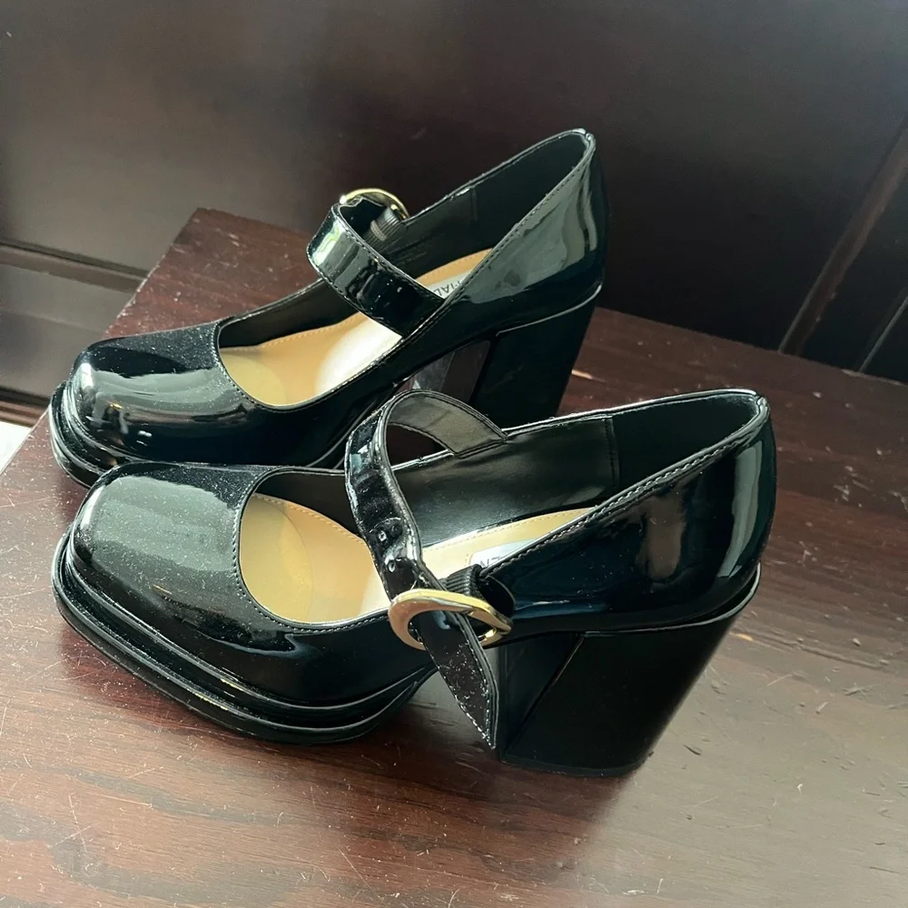 Steve Madden Black Patent Leather Mary Jane Heels - Picture 2 of 2